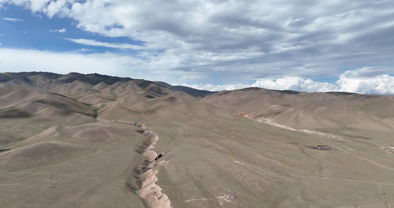 中国新疆公路风光航拍视频