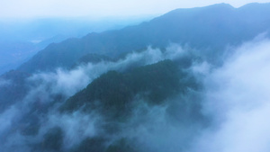 4K航拍群山之巅云雾缭绕仙境自然风光烟雨朦胧15秒视频