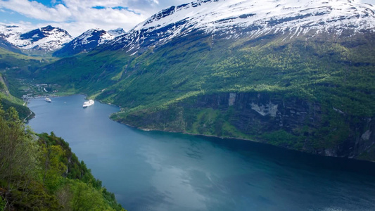 挪威湖水蓝色的天空白云视频