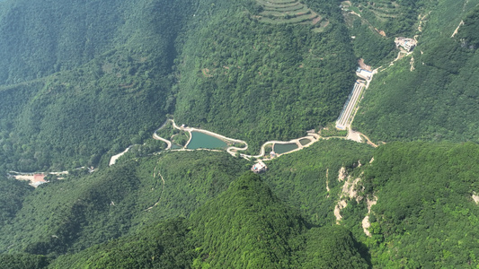 航拍山西临汾旅游云丘山山谷葫芦潭湖景自然风光4k素材视频