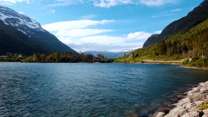 挪威美丽大自然白云湖水6秒视频