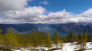 自然景观白云山脉8秒视频