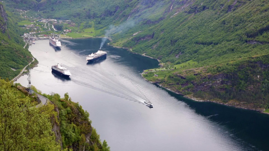 挪威湖水自然三条轮船视频