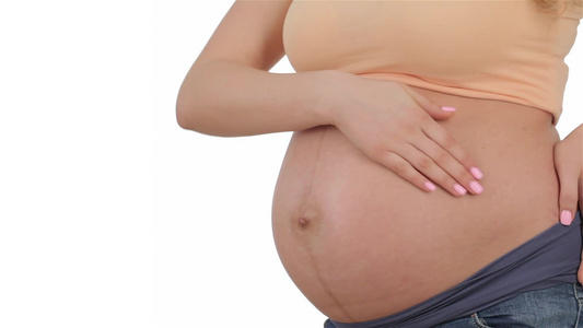 怀孕妇女摸肚子视频