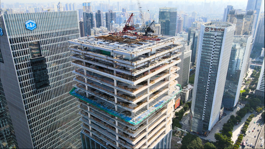 4k高清航拍广州一线城市CBD摩天大楼上的建筑工地视频