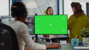 使用带绿色屏幕的计算机13秒视频