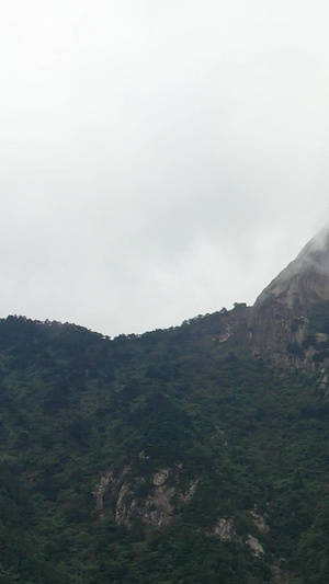 航拍5A安徽天柱山景区主峰天柱峰视频自然大方38秒视频