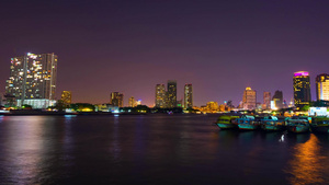 曼谷夜间在湄南河的延时录像21秒视频