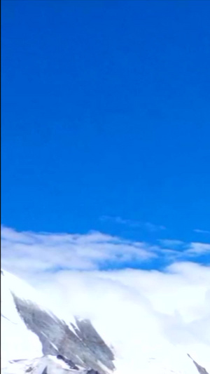 西藏萨普神山延时雪山群英会8秒视频