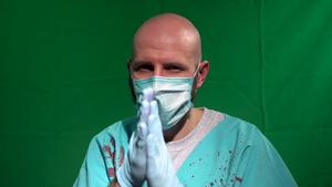外科医生穿着鲜血浴袍10秒视频
