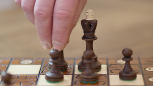 黑易位由移动车和国王国际象棋游戏商业竞争战略领导力14秒视频