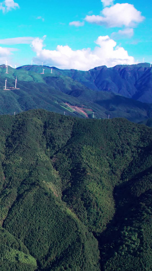山上的风力发电场风力发电大风车风电场59秒视频