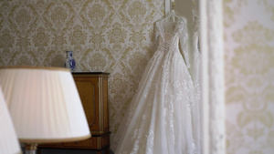 新娘的豪华结婚礼服婚纱白袍8秒视频