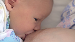 新生儿婴儿母乳育婴11秒视频