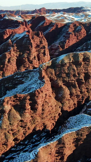 实拍春季雪后的甘肃张掖平山湖大峡谷地理地质22秒视频