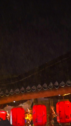 夏天古城下雨雨景夏季的雨19秒视频