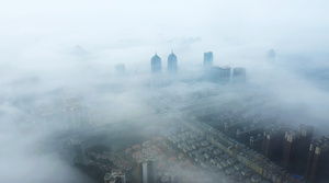 桂林城区云雾罕见天气360度环绕4k航拍视频83秒视频