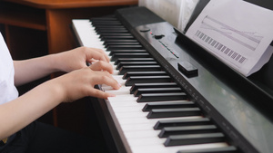 电子钢琴25秒视频