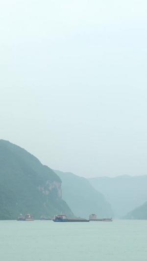 湖北宜昌西陵峡游船实拍合集长江三峡97秒视频
