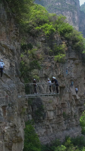 航拍5A景区云台山攀岩视频旅游景点43秒视频