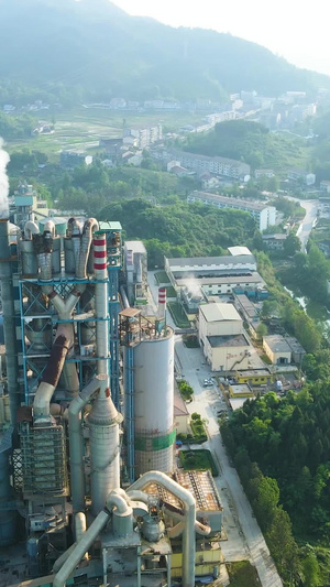 航拍工业风重工业工厂水泥厂环境污染74秒视频