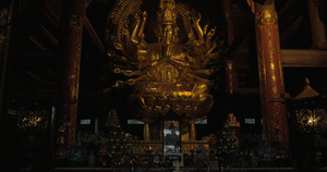 北边拜丁寺的佛教雕像17秒视频