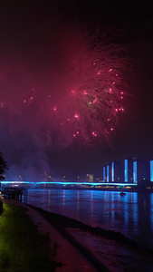 城市夜景烟花灯光竖屏航拍视频