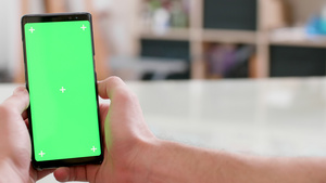 智能手机显示显示上绿色屏幕的平滑幻灯片动作12秒视频