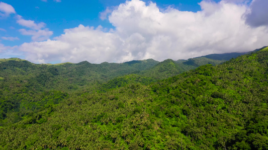 有雨林空中风景的山地冰山和菲利平斯岛的山脉视频