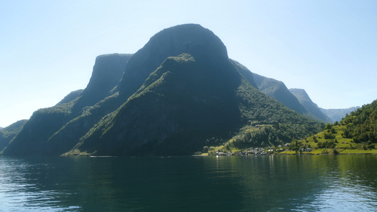 小小镇山丘诺韦河峡湾视频