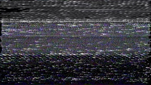 电视屏幕上带有色质缺陷和黑噪音的广播干扰器6秒视频