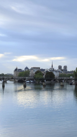法国巴黎塞纳河风光延时视频市中心18秒视频