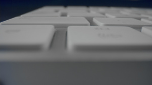 白色计算机键盘特写21秒视频