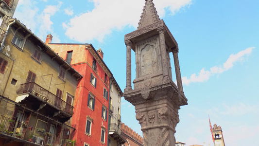 Verona中Piazzadelleerbe的建筑视频