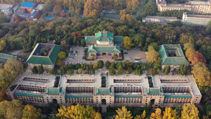 武汉大学樱花城堡航拍高清4K视频12秒视频
