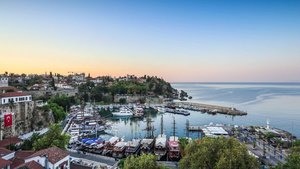 土耳其著名旅游城市安塔利亚老城港口夜转日日出延时视频22秒视频
