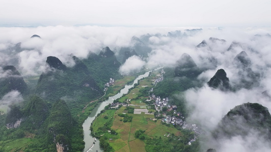 航拍烟雨阳朔遇龙河自然风光视频