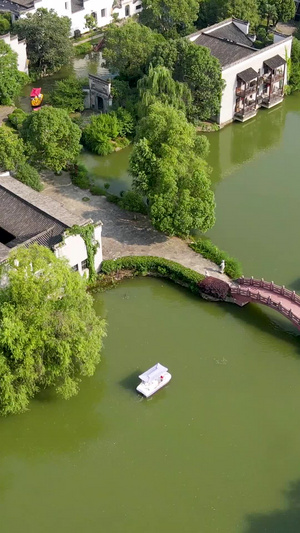 航拍武汉郊外李庄古镇明清古建筑群和园林39秒视频