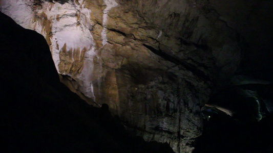 洞穴视频