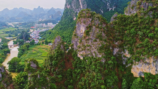 广西青山绿水雅丹地貌群山视频