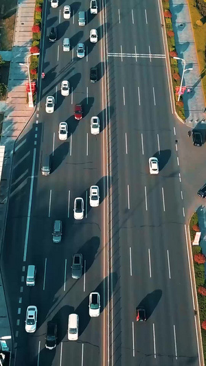 航拍青岛西海岸沿海交通城市车流31秒视频