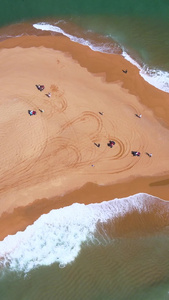 海南琼海博鳌玉带滩沙滩地标航拍旋转缓缓上升4A景区视频