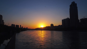 夕阳下的黄河6秒视频
