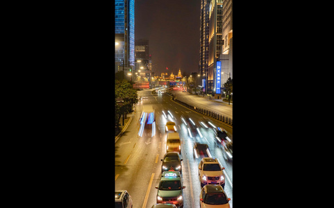 8k竖拍上海外滩交通马路车流夜景流光延时摄影视频