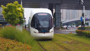 城市无污染环保公共交通工具有轨电车4k素材21秒视频
