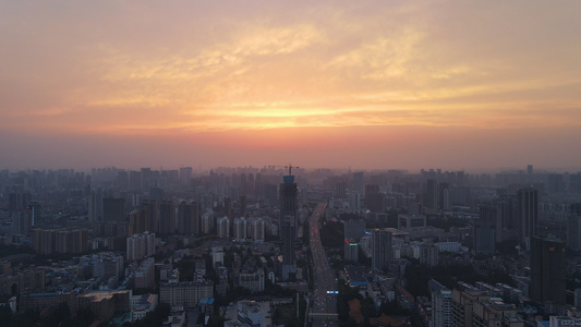 航拍城市风光日落夕阳晚霞天空城市全景素材视频