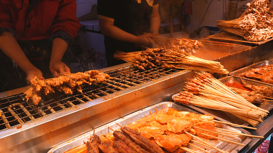 4k素材慢镜头升格拍摄新疆风味美食烧烤肉串制作过程视频