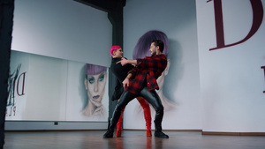 舞蹈情侣练习专业工作室14秒视频