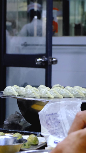 制作面食实拍素材包馅饼制作糕点53秒视频