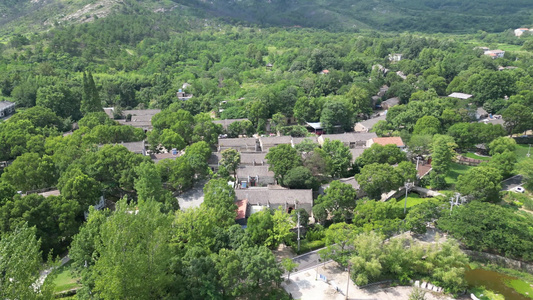 航拍大山美丽乡村风景视频